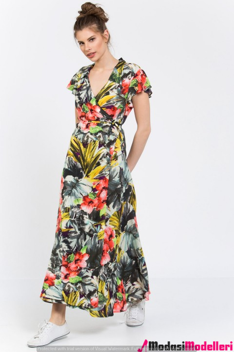 cicek desenli elbise 1 - Çiçek Desenli Elbise Modelleri Ve Modası